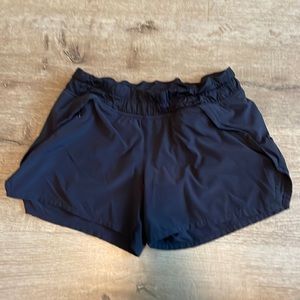 Gentle used black ivivva black shorts
